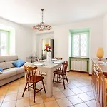 La Casa Del Sole Дом отдыха Манделло-дель-Ларио